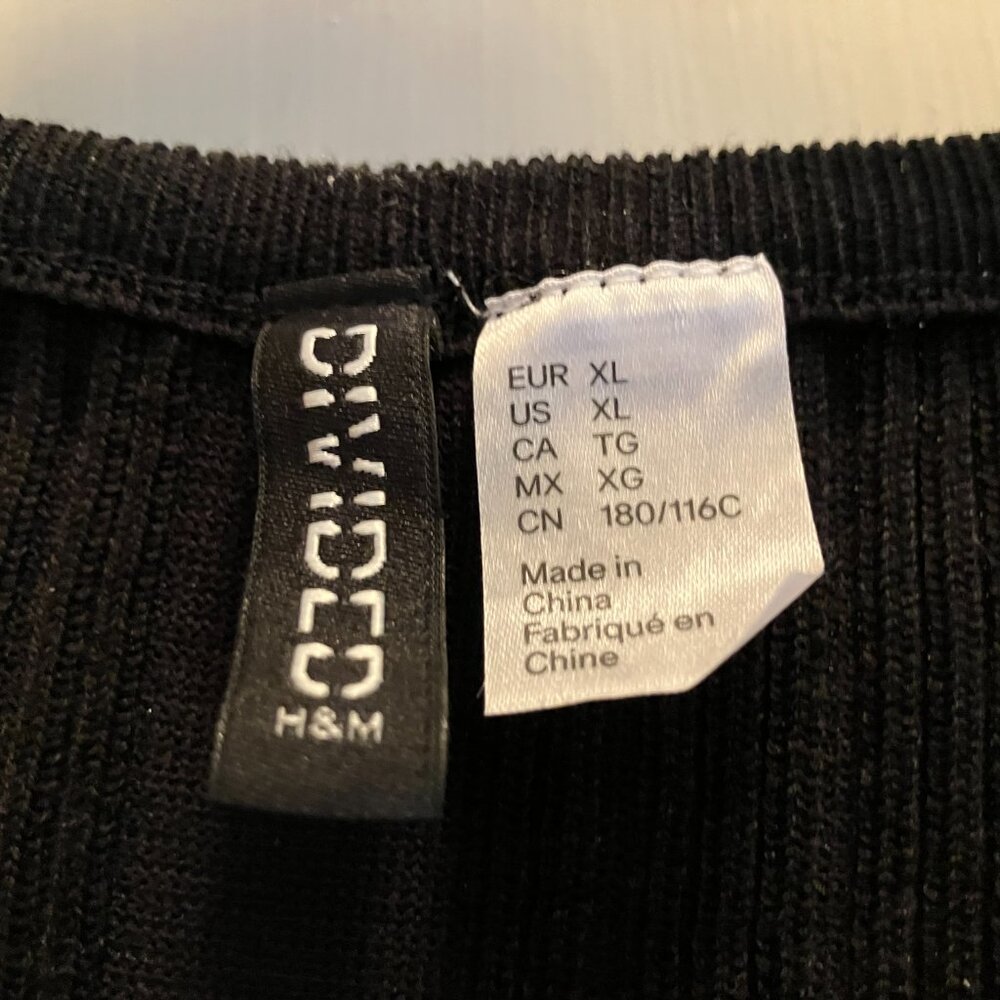 Elegant H&M Black Ribbed Dress - Picture 5 of 6